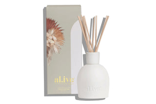 sweet dewberry & clove diffuser